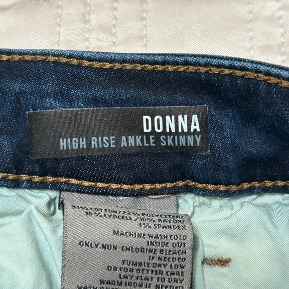 Kut from the Kloth Medium Blue Denim Jeans - Size 14 - Picture 4 of 5